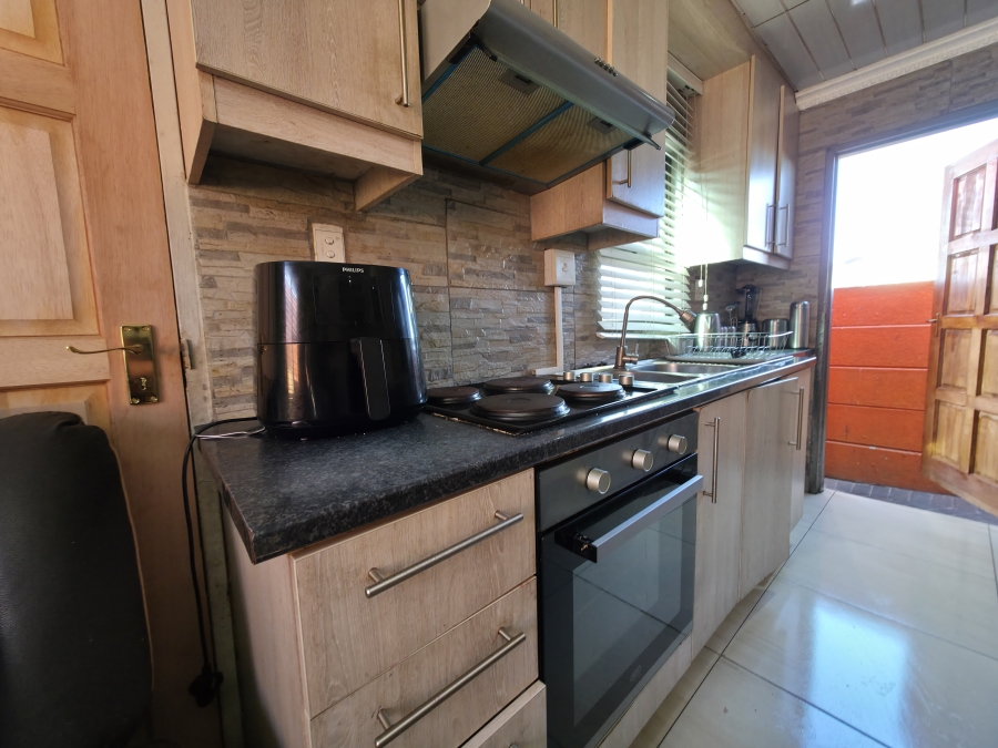 2 Bedroom Property for Sale in Devon Park Western Cape